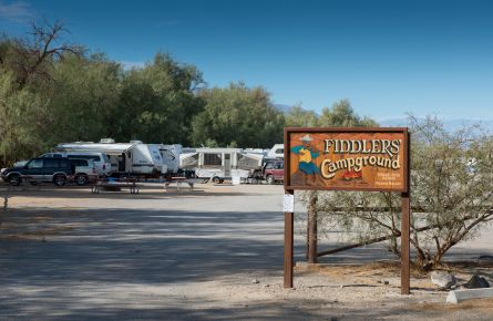 Fiddlers' Campground sign