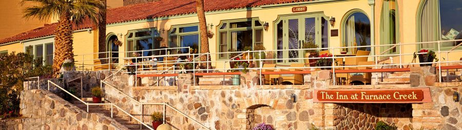 Car arriving at Oasis