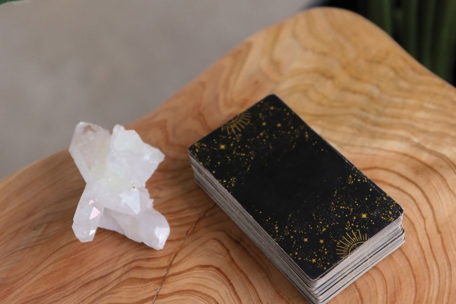 tarot cards and chrystals
